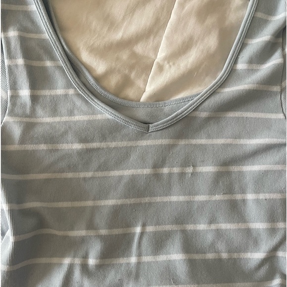 blue stripe crop top - Picture 2 of 5